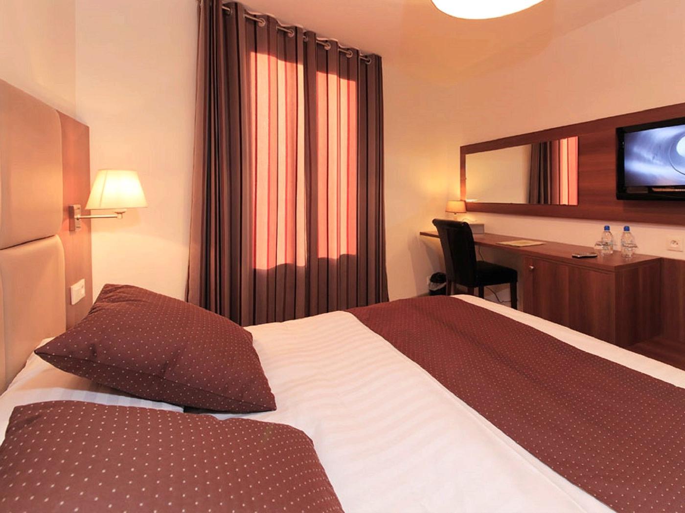 Logis Cara Sol Hotel 3*